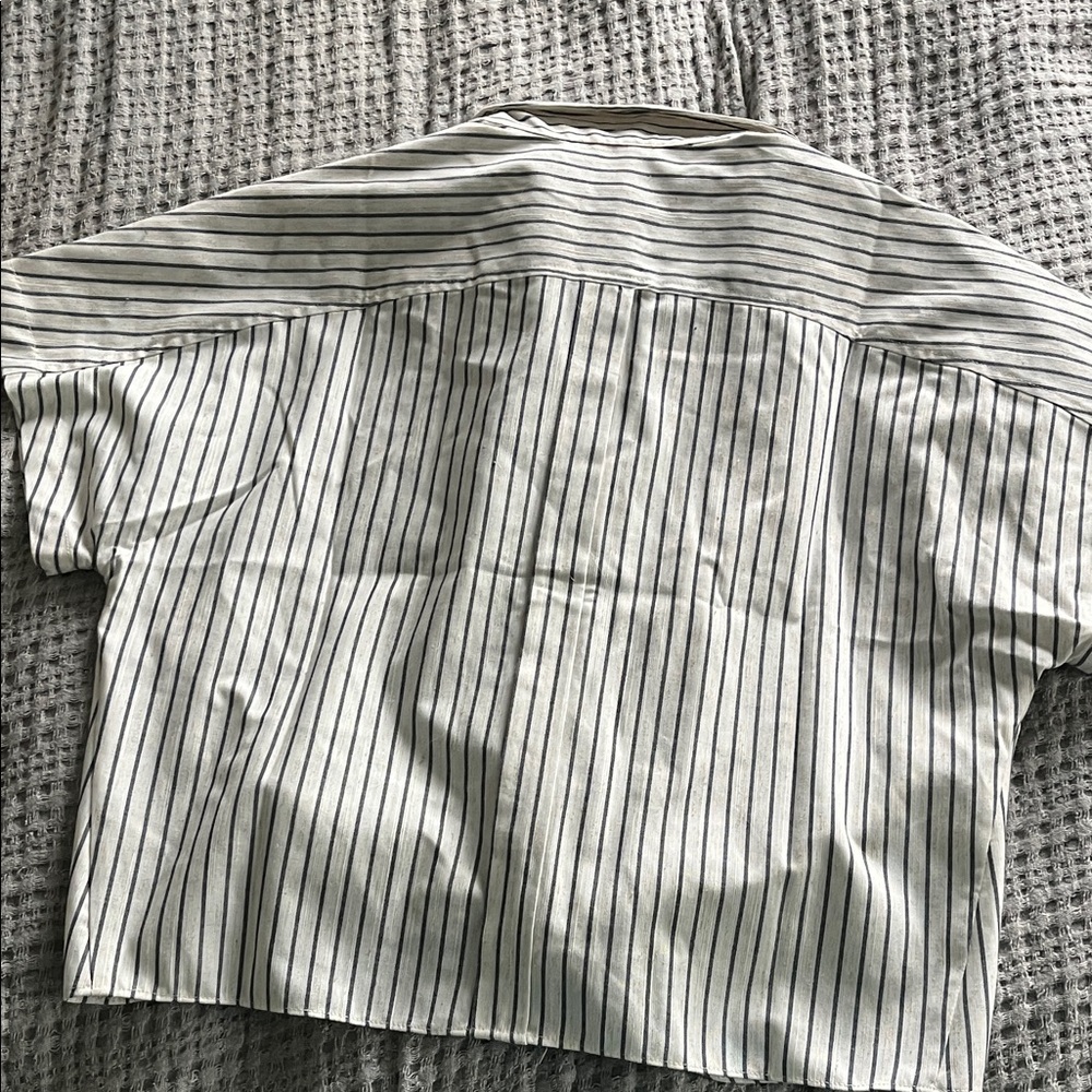 Tuckernuck Blue Stripe Linen Button-Front Tie Crop Top, Medium - Picture 5 of 5